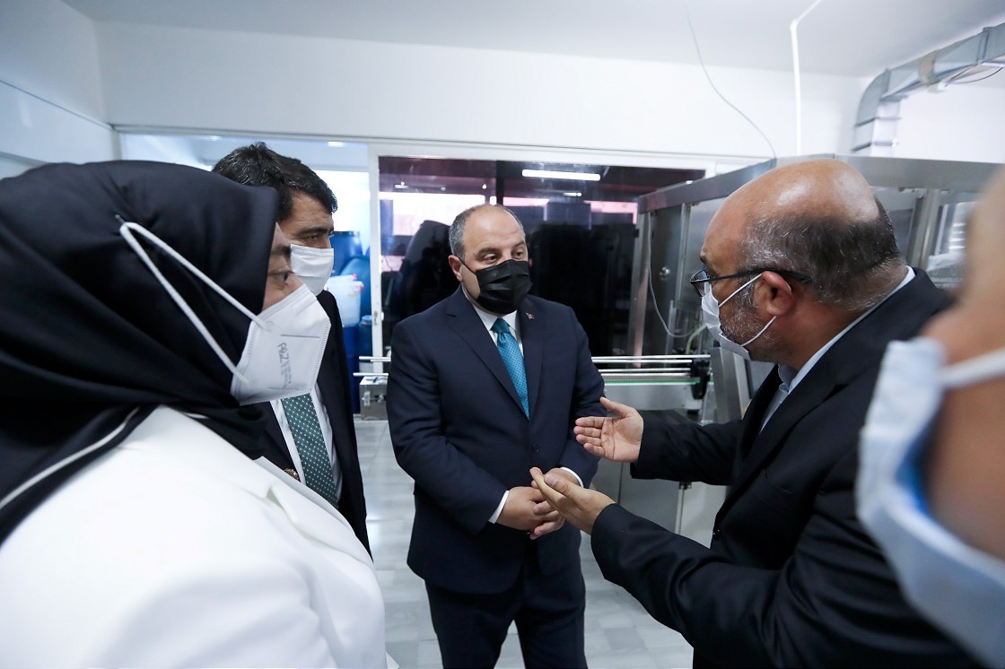 Bakan Varank, Jeomed İlaç ve Sağlık Ürünleri AŞ’yi ziyaret etti.
